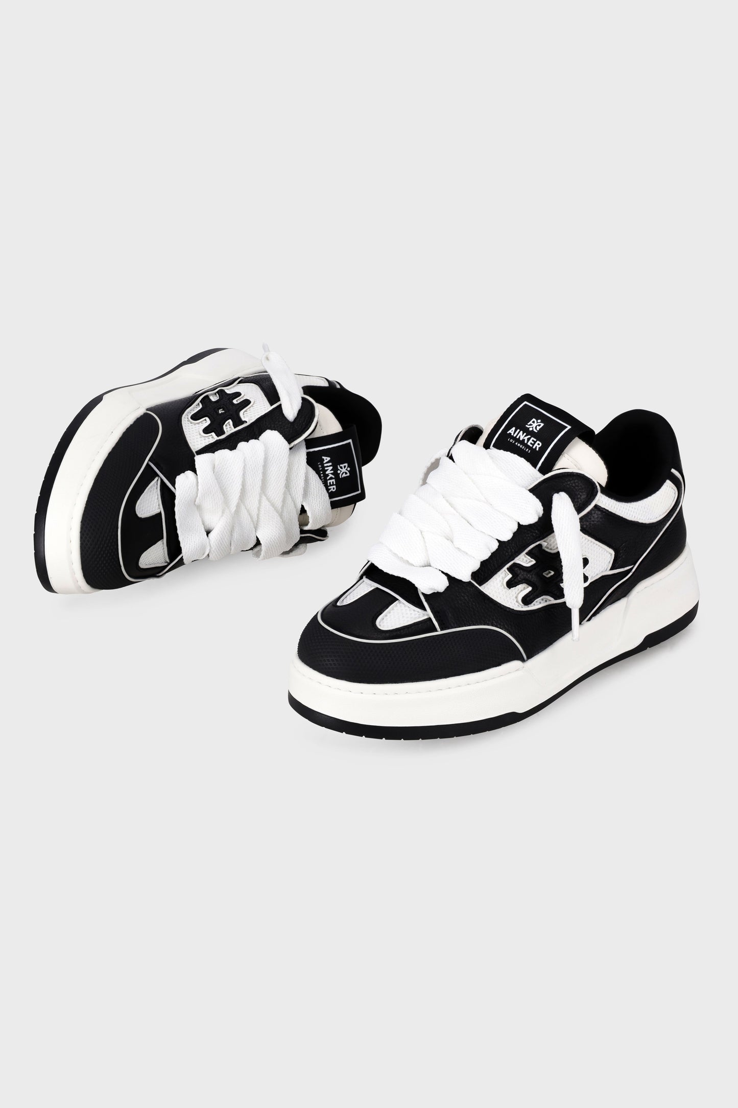 Shark Leather Black/White