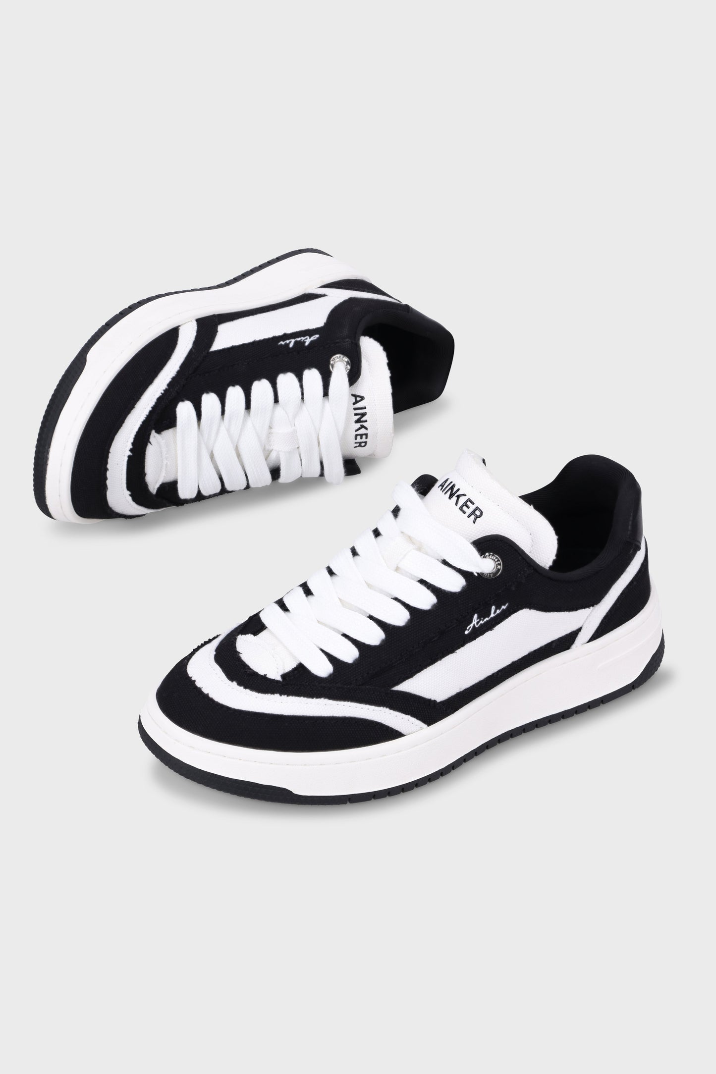 Slide Canvas Black White