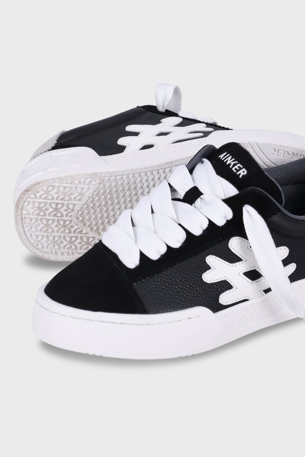 Skate Line Leather Black