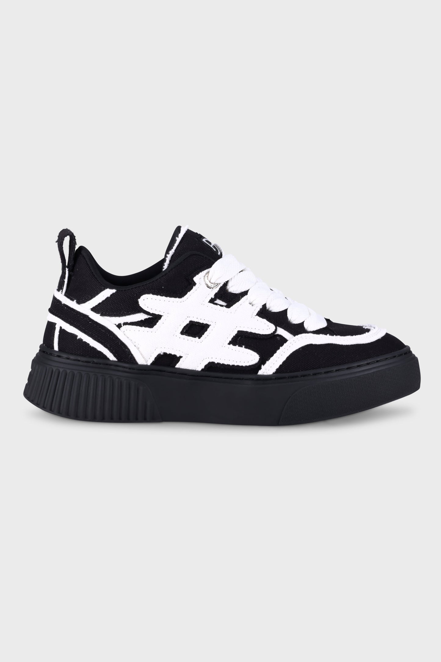 Star Line Canvas Black