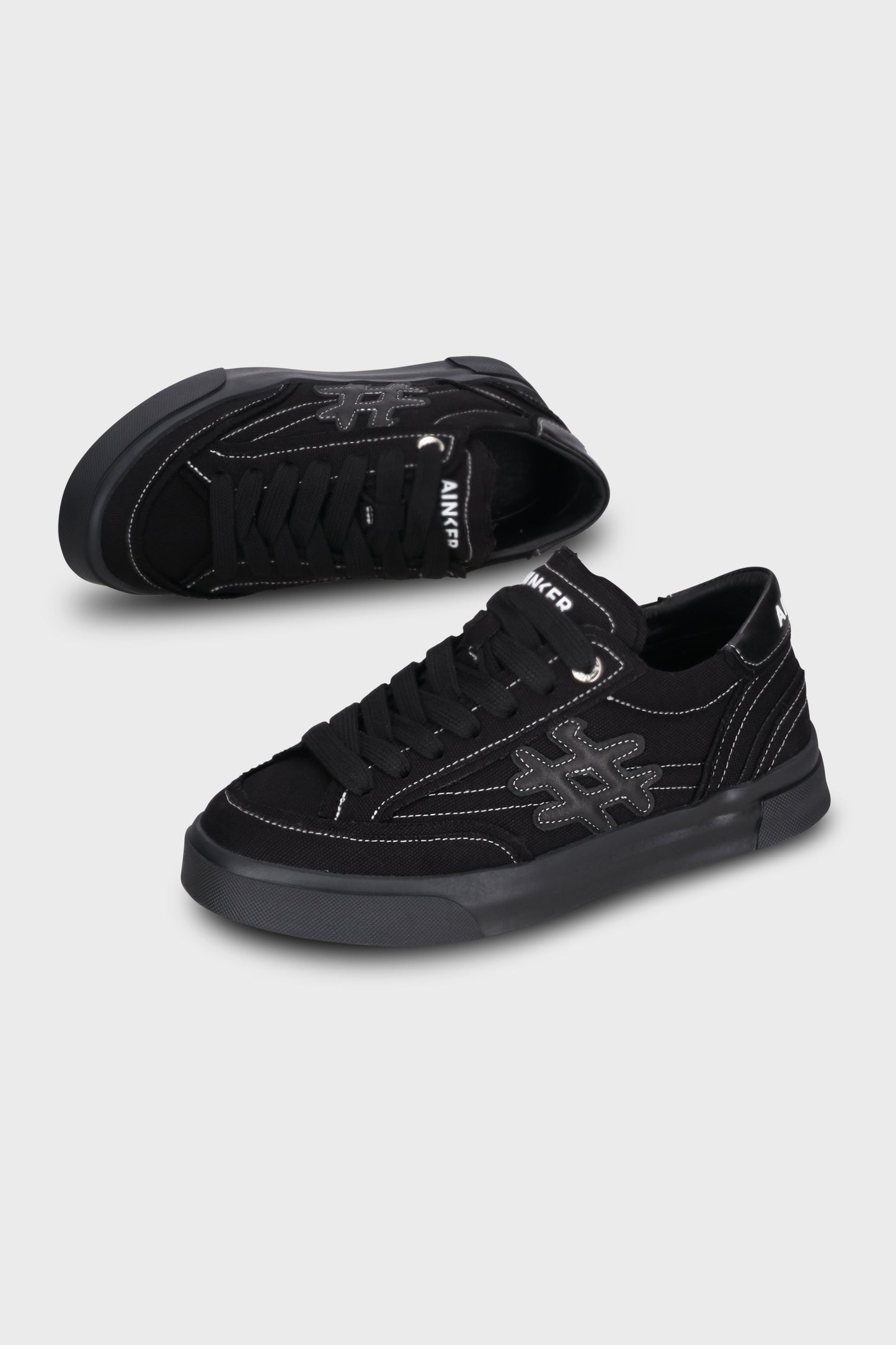 Super Star Canvas Black