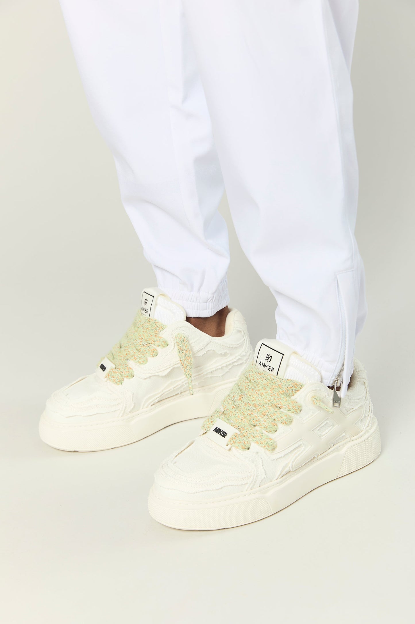 Backdoor Canvas White