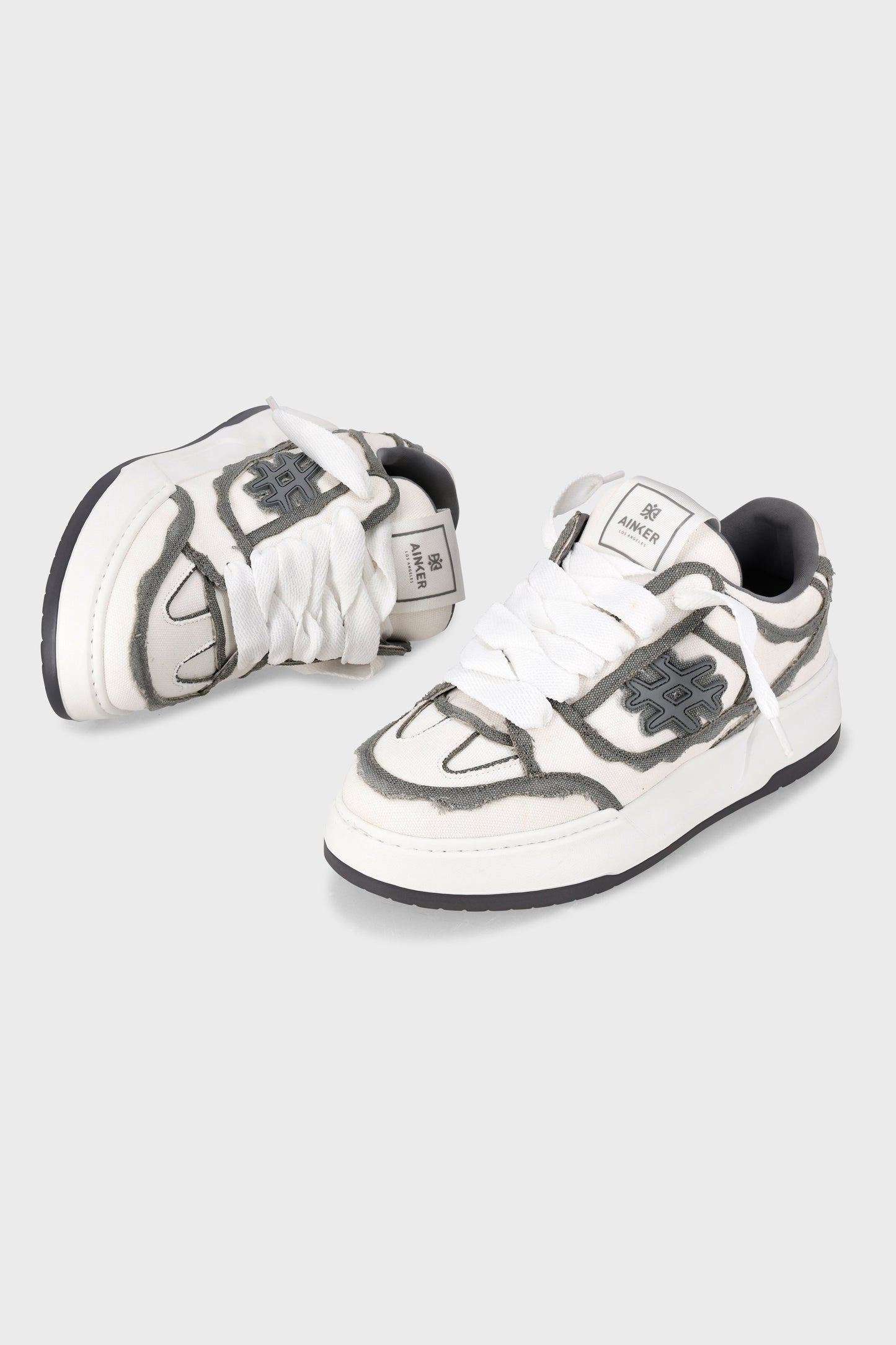 Shark Canvas White/Gray