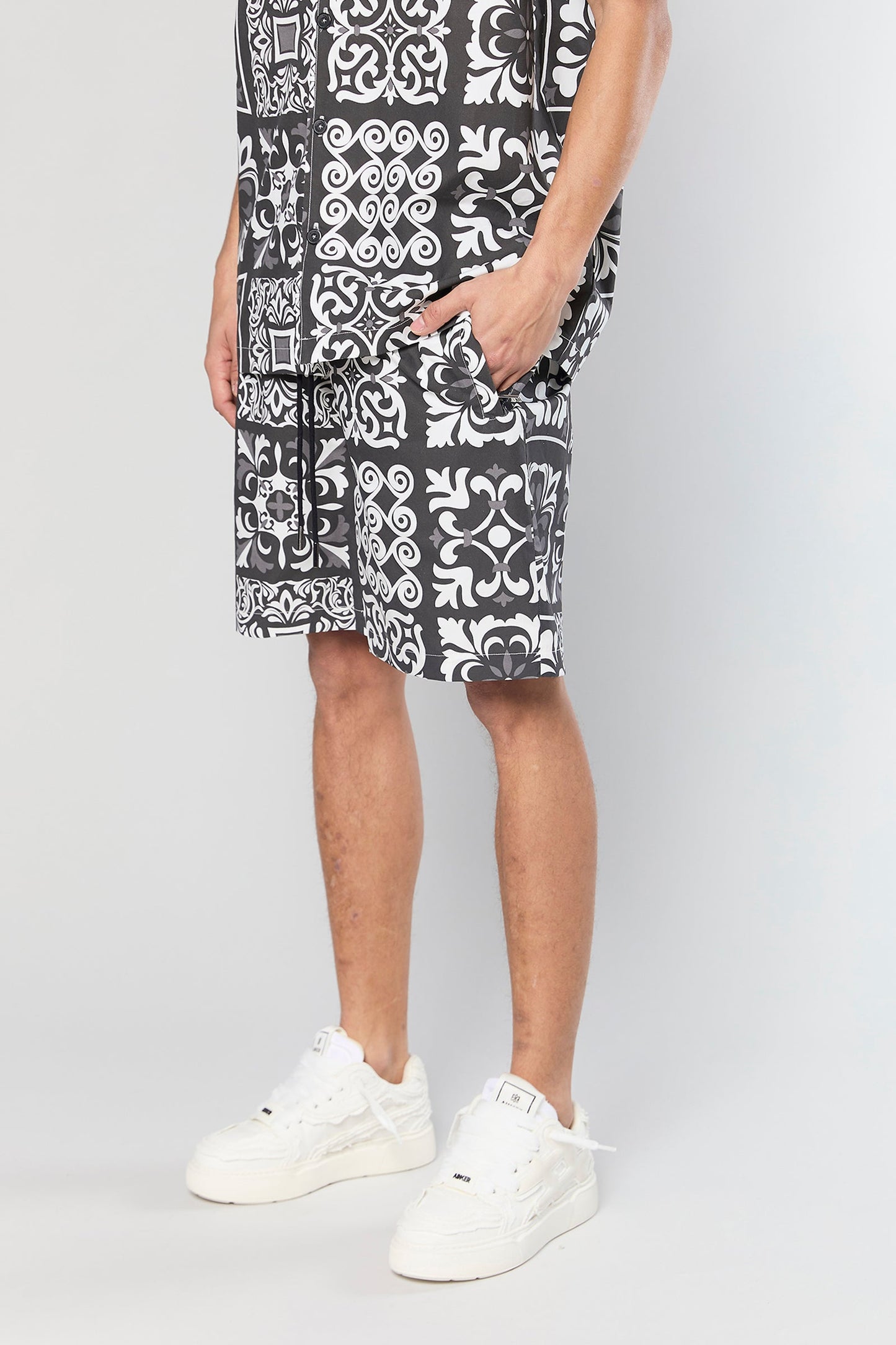 Cotton Poplin 840 Black Short