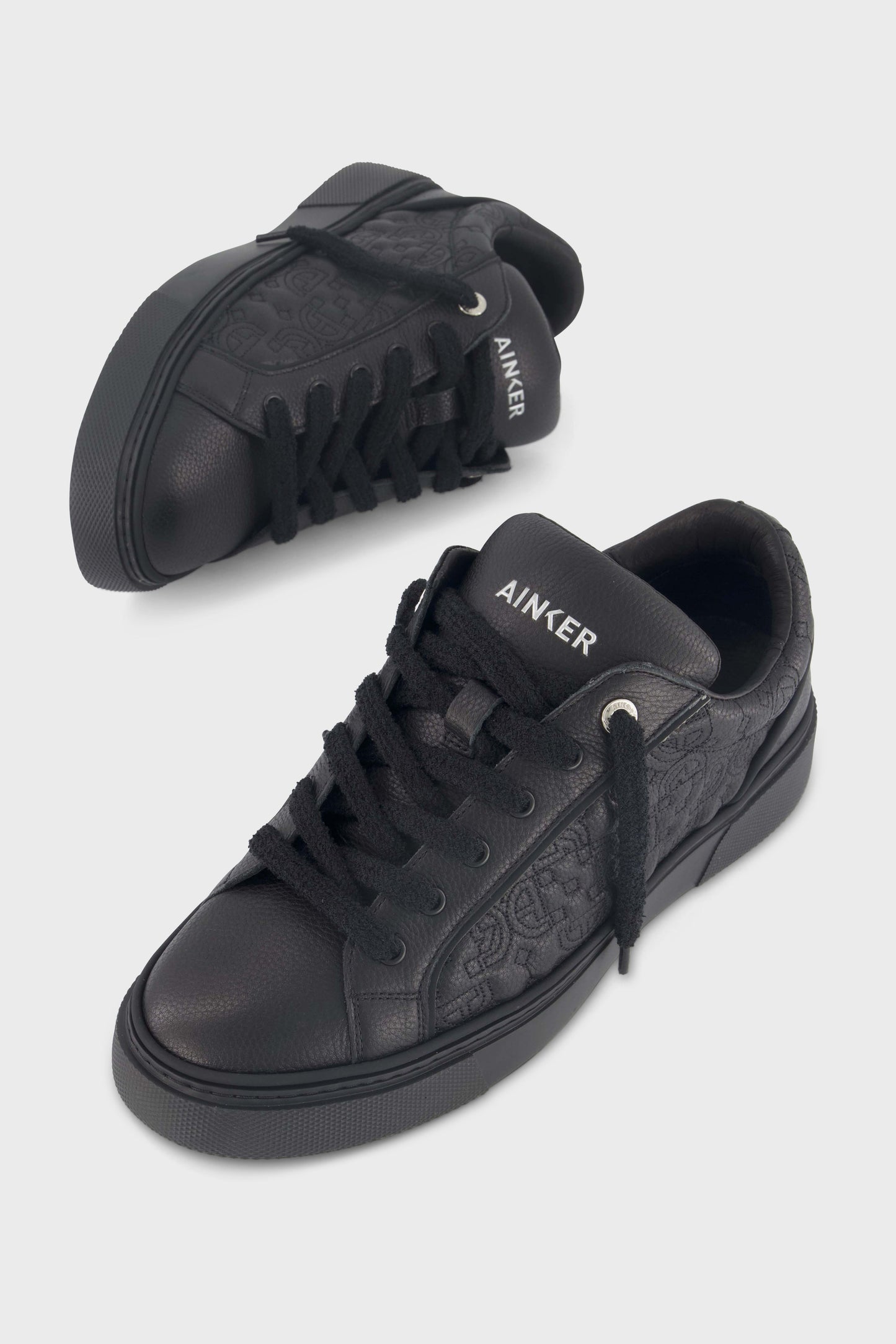 Pivot Black Leather