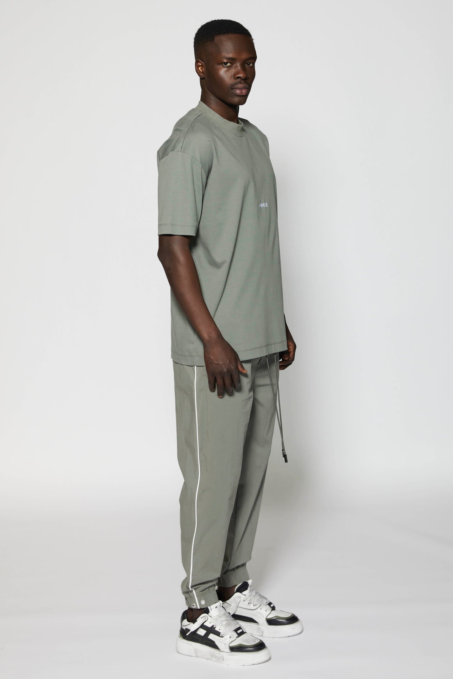 AINKER 229 Gray T-Shirt