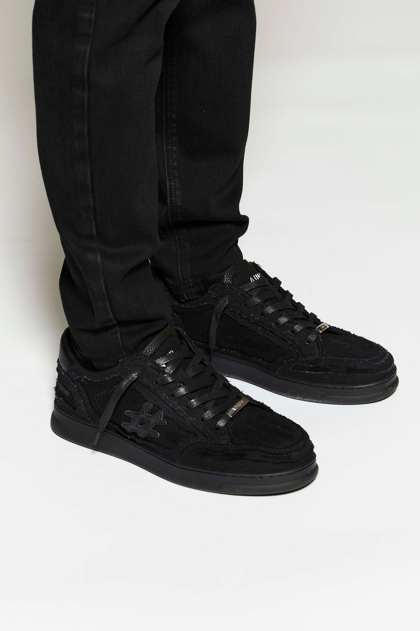 Lay Up Canvas Black