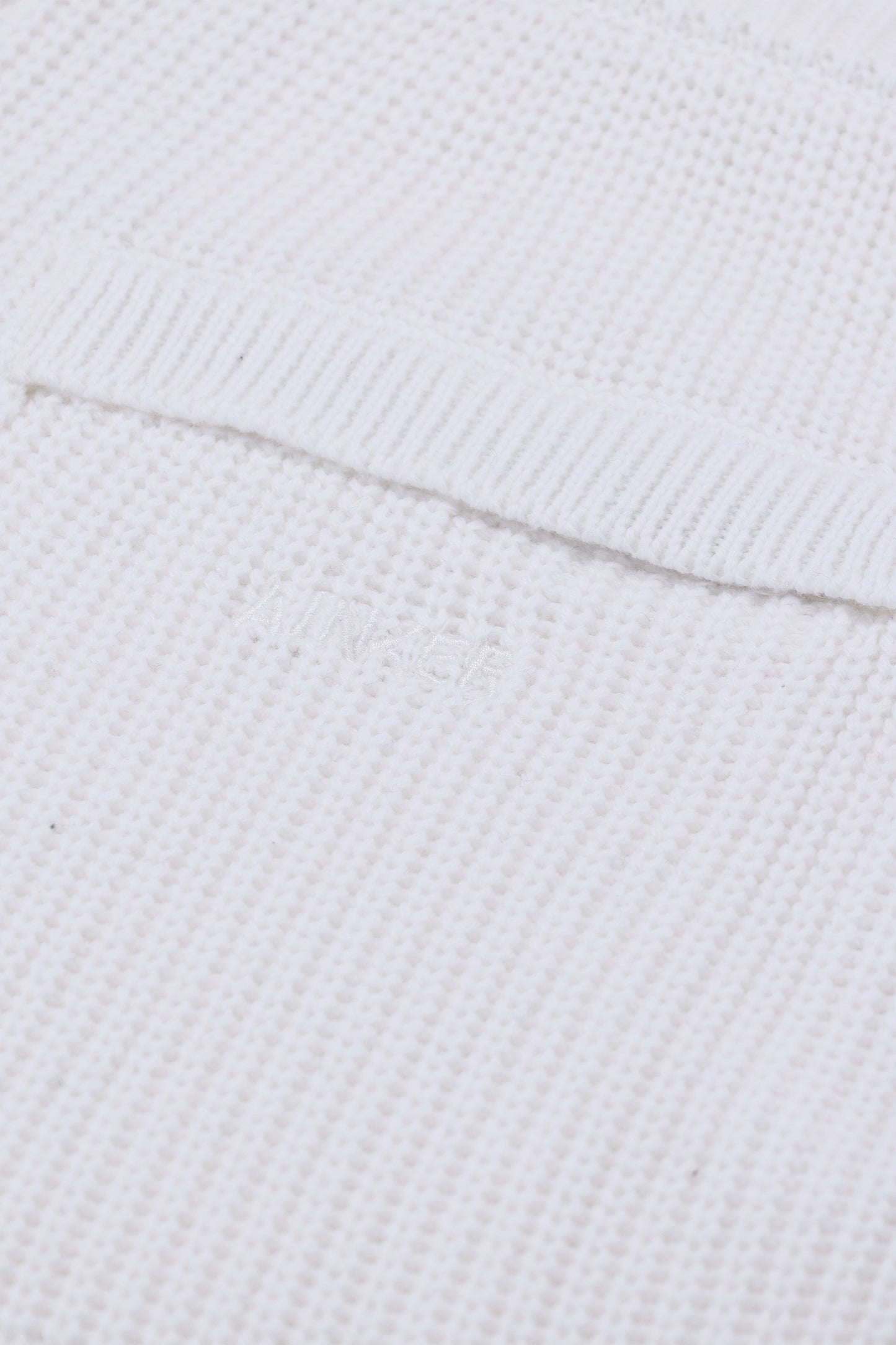 820 White Knit Short Pant