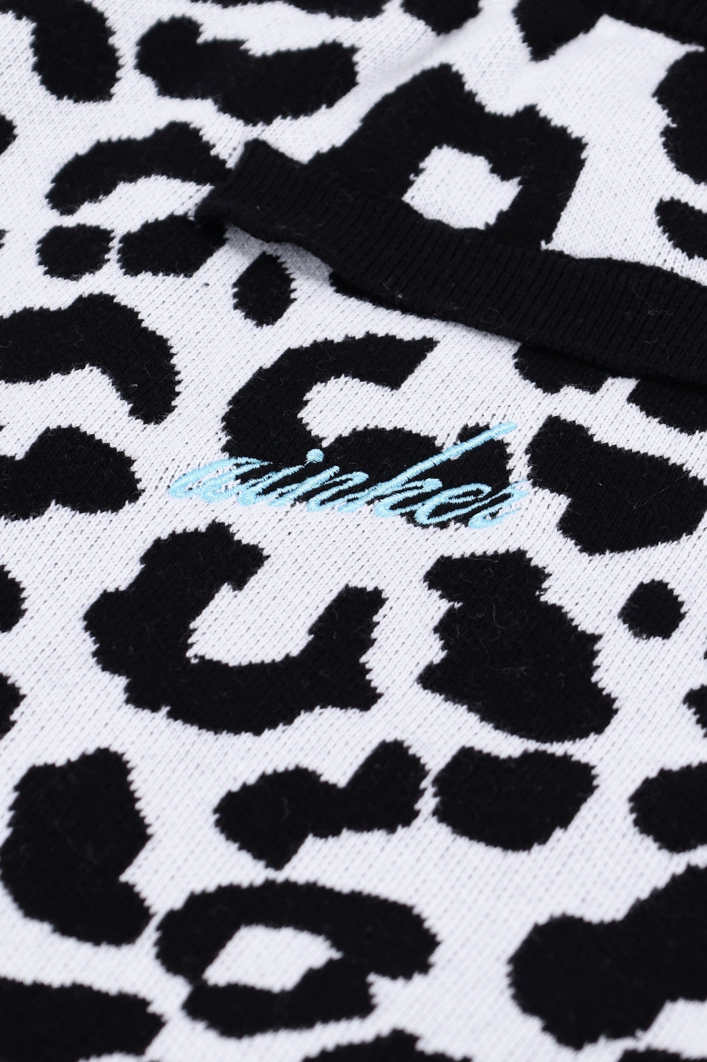 Leopard 814 White Knit Short Pant
